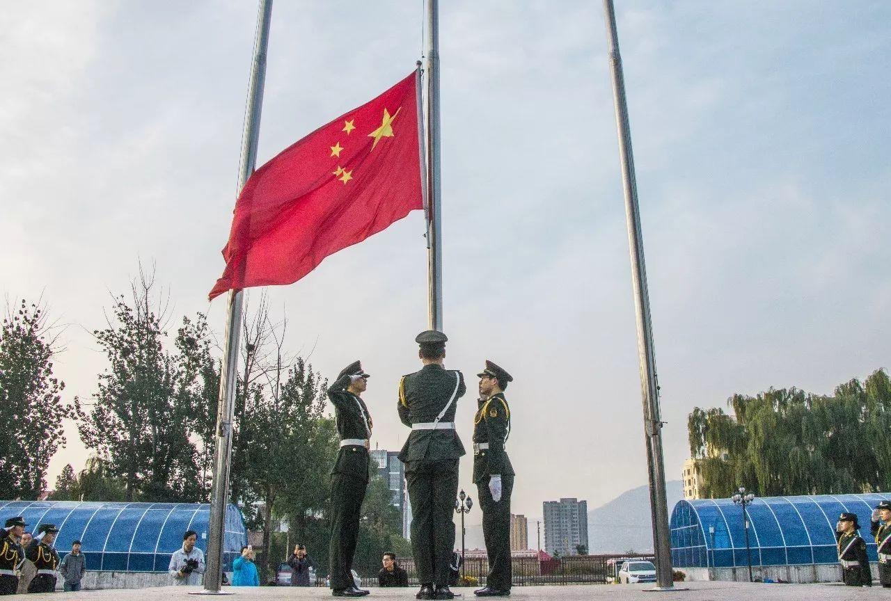 逃离天鹅森林