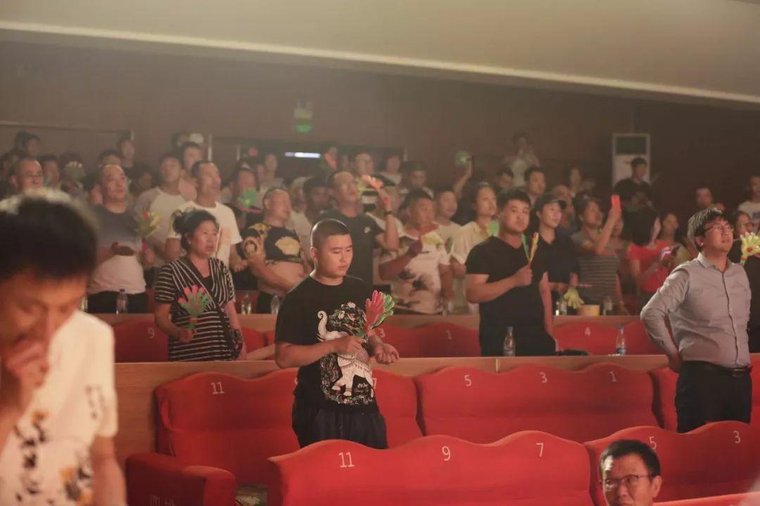 《要久久爱》开播，杨紫范丞丞上演青春剧，8岁姐弟恋有点违和了