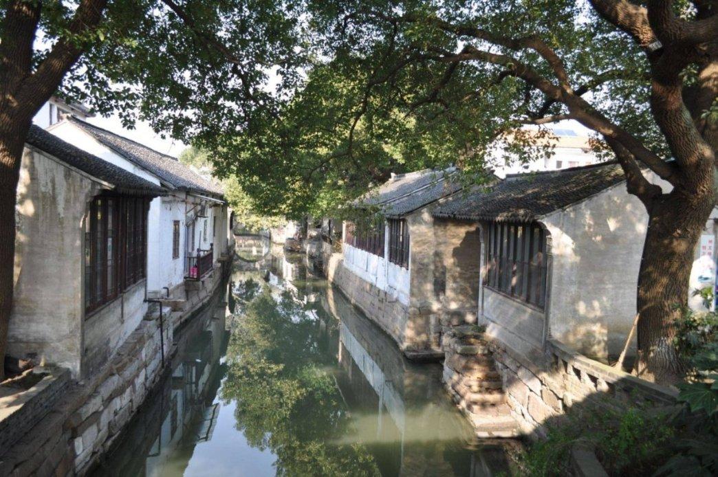 逃离沙漠建筑