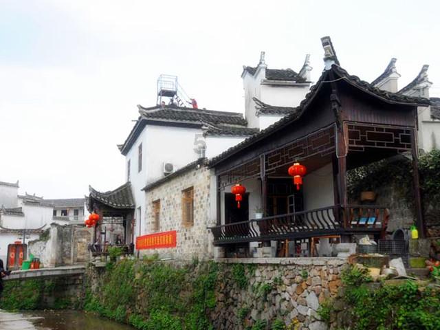 玩具店里的娃娃